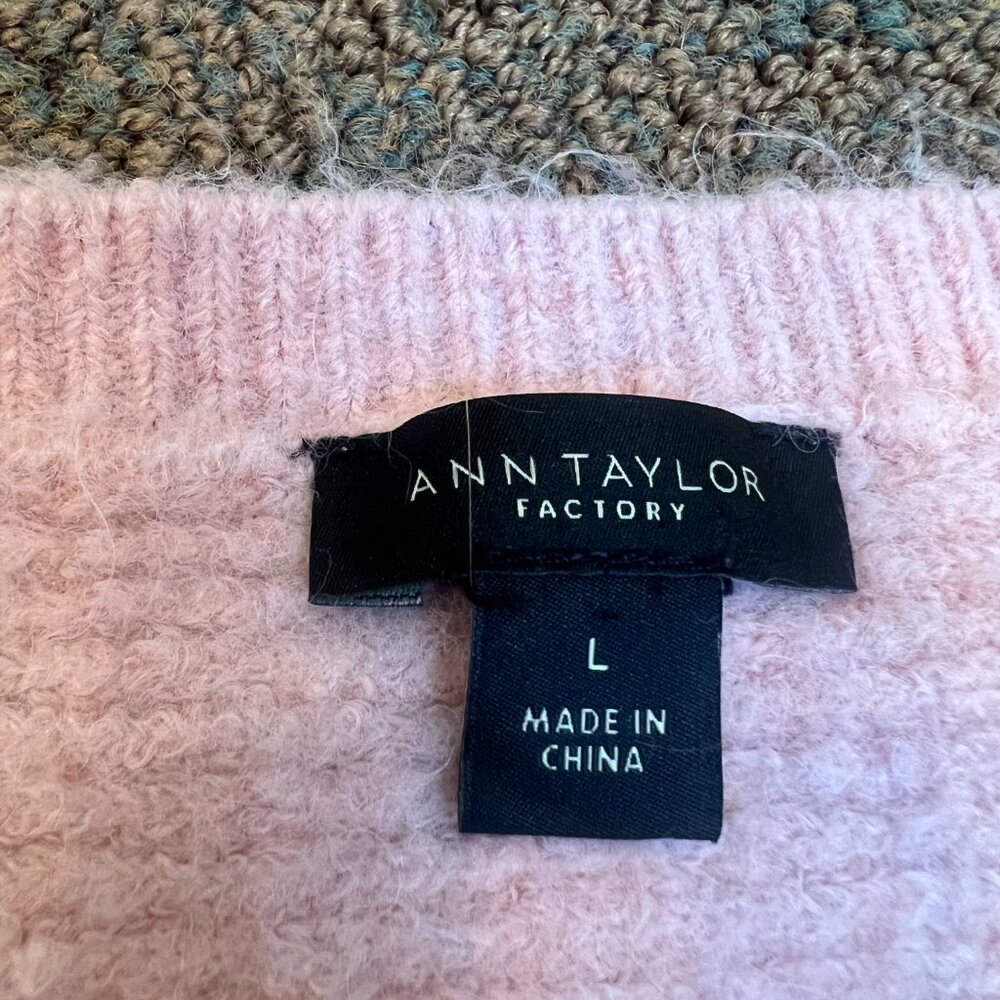 Pink Sweater - Picture 4 of 4